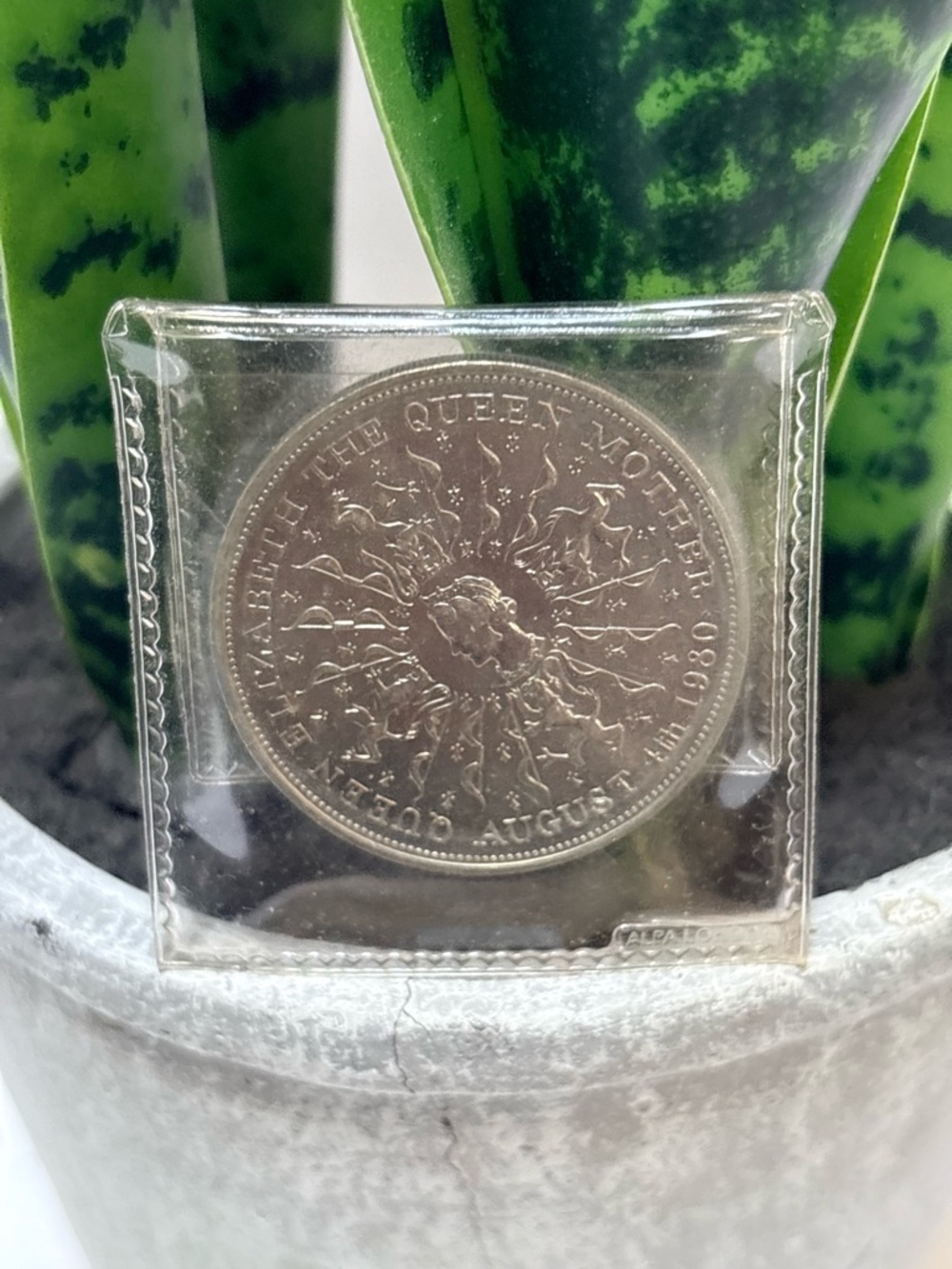 VTG 1980 Queen Elizabeth the Queen Mother 80th Birthday Commemorative Coin